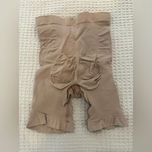 SKIMS Seamless Beige Shapewear